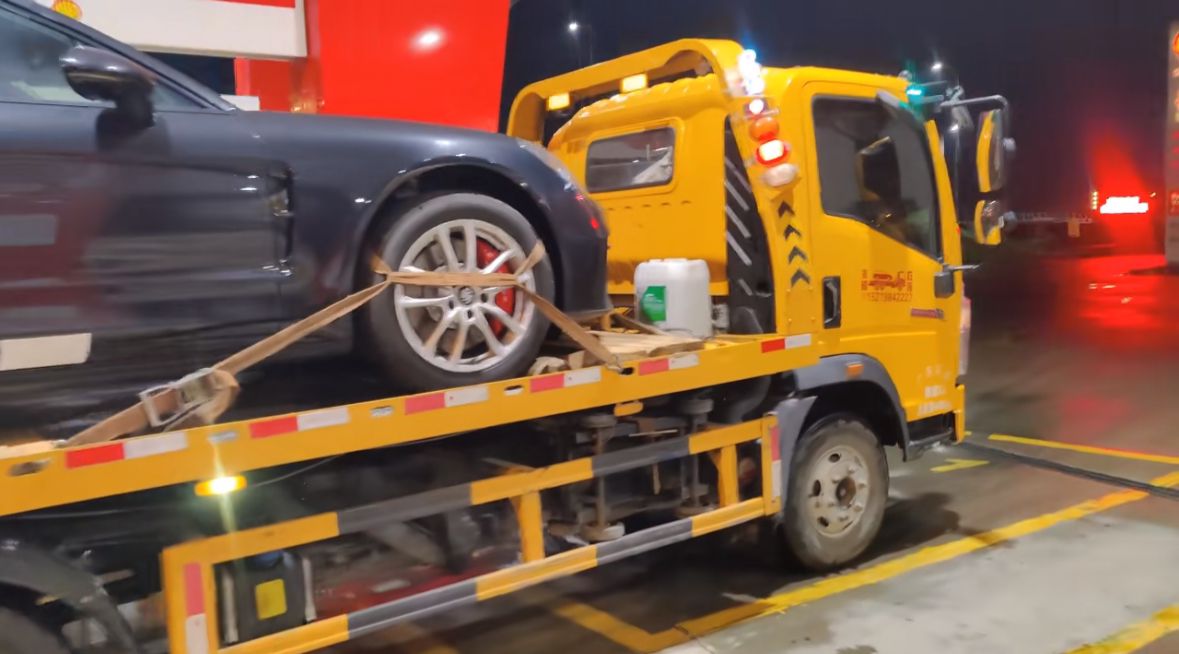 河源行车途中遇到突发状况该如何呼叫道路救援？